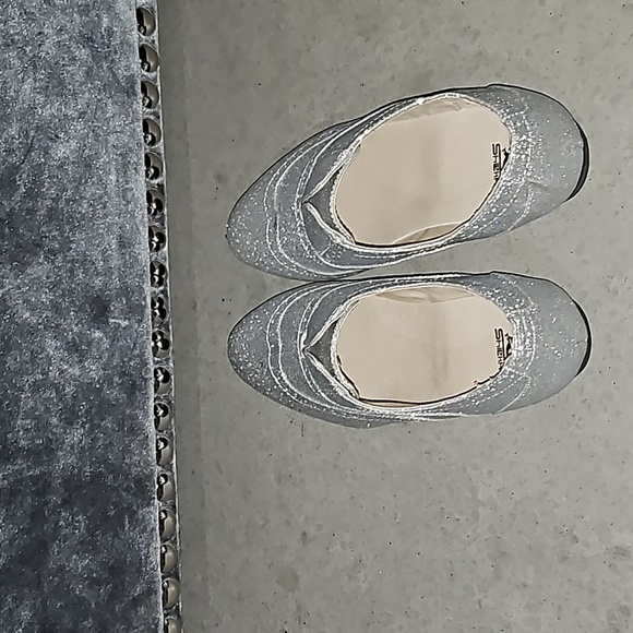 New! Silver Glitter Sparkly Oxford Pointed Toe Slip On size 6 - Picture 3 of 6